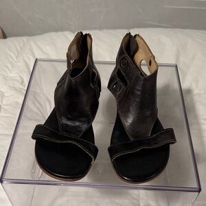Bed Stu Dark Brown Leather Sandals Size 9.5